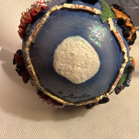 Retired Christopher Radko Ornament SANTAS AROUND THE WORLD Signed w/ Box - Picture 2 of 6